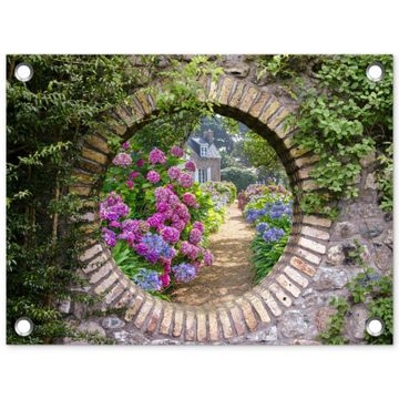 Bloemrijke tuinpoort
