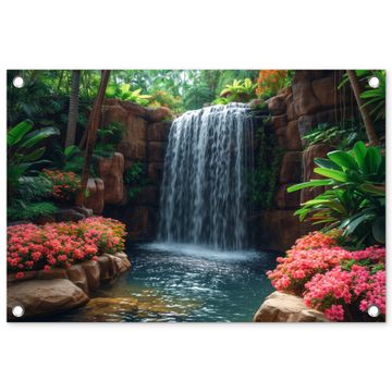 Waterval in Bloeiende Tropische Tuin