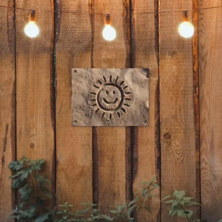 Tuinposter - Gezichtje - Zon - Zand - Getekend — 2